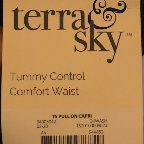 Plus size Capri Jeans - Picture 3 of 7